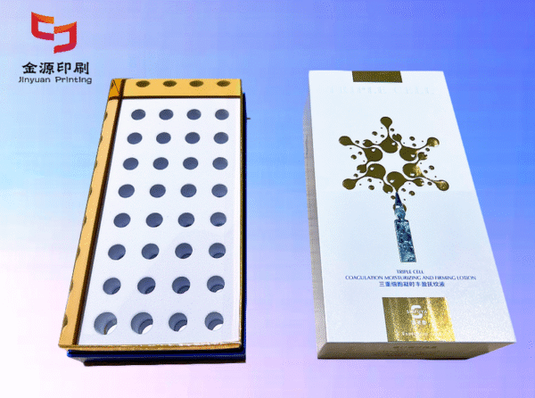 Sample of plumping and smoothing skin care product lid